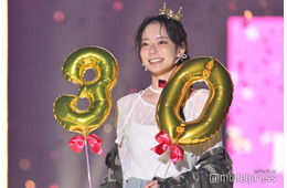 なごみ、レーストップス×ショーパンで美肌見せ キス顔にキュン【TGC2025A/W】