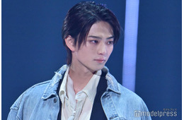 「北くんシェア」で話題・岩瀬洋志、デニム合わせのレイヤードコーデ披露 表情の変化に胸キュン【TGC2025A/W】