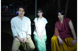 水上恒司・山下美月・宮舘涼太、キャスト陣が織りなす“化学反応”「火喰鳥を、喰う」新たなメイキングカット解禁