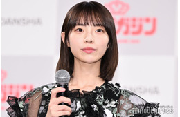 菊地姫奈、制服姿で美脚披露「可愛い」「清楚で似合ってる」