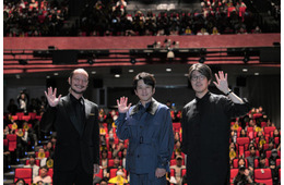 二宮和也「８番出口」韓国プレミア開催 レッドカーペットで“異変”発生【第30回釜山国際映画祭】