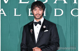 阿部寛、日曜劇場「キャスター」でブルガリ腕時計着用「仕事にあった存在価値を示してくれる」【ブルガリ展覧会フォトコール第二夜】