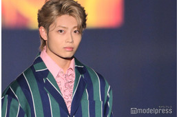MAZZEL・RYUKI、福岡凱旋ランウェイ「TGC北九州」初出演で鮮やかスーツまとう【TGC北九州2025】