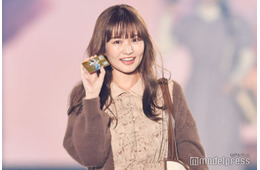 元乃木坂46伊藤かりん、ノースリーブ姿のミャクミャク風コーデ披露「工夫がすごい」「可愛い」の声