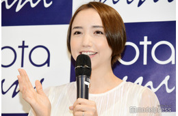 柳楽優弥の妻・豊田エリー、15歳長女の写真公開「すっかりレディに」「立ち姿が似てる」の声