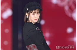 大友花恋、美ボディライン際立つタイトワンピ姿で登場「スタイル良すぎ」と反響続々【ガルアワ2025AW】