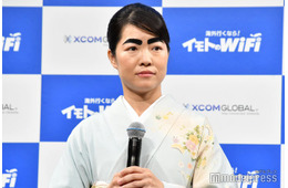 イモトアヤコ、息子とラーメンフェスタへ「後ろ姿でさえ愛くるしい」「どんどん大きくなってる」の声