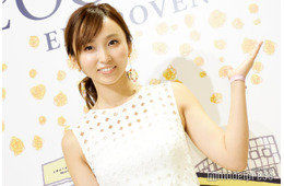 吉木りさ、長女6歳誕生日に家族4ショット公開「幸せオーラすごい」「笑顔が眩しい」と反響