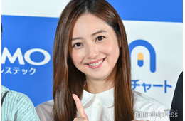 佐々木希、平成ギャル風制服ショット公開「奇跡の可愛さ」「現役でいけそう」と反響