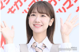 柏木由紀、美ウエスト＆スラリ二の腕際立つオフショット公開「憧れのスタイル」「絵になる」の声の声