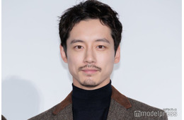 坂口健太郎、共演者に“身長の伸ばし方”伝授 舞台挨拶開始前の会話明かす【盤上の向日葵】