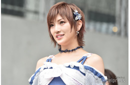 元AKB48岡田奈々、美肩＆ウエスト披露 タトゥーシールのぞく衣装姿に「ドキッとした」の声