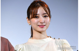 高田里穂、大胆衣装で美スタイル披露「美しい」「スタイル素敵」の声