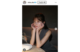 沖田愛加アナ、ミニスカ×ハイソックスコーデで美脚輝く「妹のわんこ」抱っこショットに「可愛いが渋滞」「脚が綺麗すぎる」の声