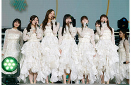 乃木坂46久保史緒里、山下美月との絆伝わる演出に反響「1曲目から涙」「くぼしたに感動」【久保史緒里卒業コンサート】