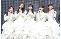 乃木坂46梅澤美波が涙のメッセージ「私たちはいつだって味方」「これからは自分の幸せを生きて」【久保史緒里卒業コンサート】