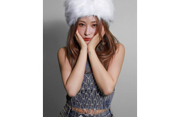 てんちむ、美脚透ける黒ストッキング×ミニドレスで誕生日報告「色っぽい」「大人コーデ素敵」と反響