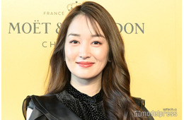 高梨臨、競馬場で背中大胆開きドレス姿披露「見惚れてしまう」「スタイル抜群で完璧」と反響