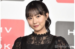 田中美久、美バスト溢れる大胆な姿公開「色っぽくてドキドキする」「目が離せない」の声