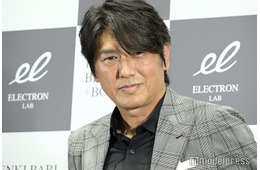 高橋克典、模様替えしたリビング公開「お洒落」「大人な雰囲気」の声