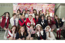 謎の美女グループ「CHANCE GALs」川村エミコ＆やしろ優とパフォーマンス クリスマス風制服姿で統一感【TGC広島2025】