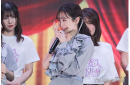 前田敦子が涙「秋元先生にお礼が言いたい」ステージ上にAKB48現役＆OGメンバー184人集結【20周年記念公演】