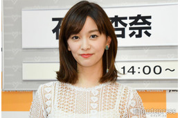 石橋杏奈、夫・パドレス松井裕樹投手と結婚7周年 家族5ショット公開「絵になる」「笑顔が眩しい」と反響
