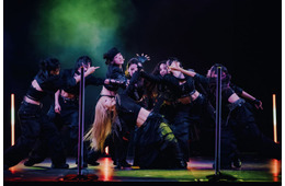 SM初の日本人ガールズグループGPP、初ショーケース開催でデビュー曲も披露 360度ステージに観客約500人集まる