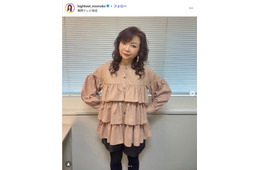 ハイヒール・モモコ、ショーパン＆ニーハイソックスで美脚際立つ「スタイル素敵」「憧れ」の声