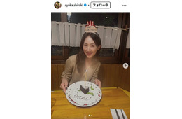 中山秀征の妻・白城あやか、イケメン長男と“約10年ぶり”2人旅満喫 親子ショットに「眼福」「お父さんに似てる」の声