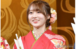 乃木坂46矢久保美緒、韓国カフェで美肌際立つノースリーブ姿「大人っぽくて素敵」「透明感すごい」と反響