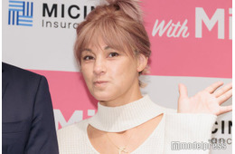 “出会って10日婚”梅宮アンナ、夫との密着ショット公開「幸せが伝わってくる」「笑顔が素敵」の声