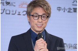 田村淳、娘2人と豪華クリスマスツリー飾り付け「大きくてゴージャス」「娘さん可愛い」と反響