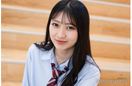 「今日好き」山口永愛、ミニスカ黒タイツで美脚際立つ「コーデ真似したい」「可愛い」の声