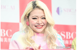 エルフ荒川、すっぴんから5分でギャルに変身 裸眼メイクに反響「クオリティすごい」「参考になる」