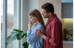 「俺たち、もう夫婦じゃないのか？」子供が生まれてからレス7年、男としての自信をなくした45歳夫の決断【2025年ベスト記事セレクション】