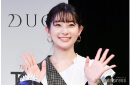 足立梨花、ミニ丈×ロングブーツからスラリ美脚「綺麗」「スタイル良い」の声