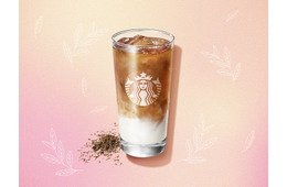 【スタバ新作】華やかに香る「アールグレイ ＆ クリーミー ティー ラテ」後味すっきり＆混ぜて味わい変化
