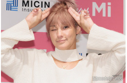 “出会って10日婚”梅宮アンナ、夫とのモルディブハネムーンショット公開「ラブラブすぎる」「見てるだけで幸せ」の声