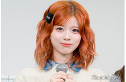 NiziUリク、金髪ロングの“制服ギャル”姿話題「一瞬誰かと」「可愛すぎて天才」