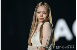 「今日好き」2児の母・重川茉弥、黒タイツ×ピンクコーデで美脚透ける BLACKPINKライブショットに「アイドル級」「スタイル抜群」の声