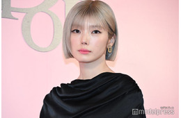 櫻坂46藤吉夏鈴、黒ドレス×タイツでシックな装い 休日にやっていること告白「細かい作業が好きなので」【ディオール アディクト キャンディ ショップ】