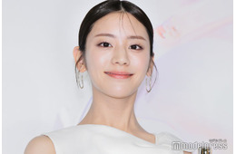 貴島明日香、駅ホームショットにファン騒然「一際目を引く」「親近感」と反響