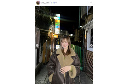 YouTuberになに、キャミワンピで抜群スタイル披露「色っぽい」「見惚れた」の声