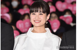 小西桜子、ビキニ風コーデで美ウエスト＆美脚輝く「スタイル抜群」「お洒落すぎる」の声