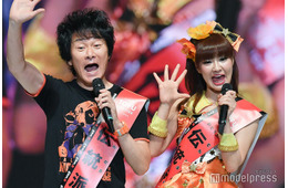 「かつみ・さゆり」さゆり、ミニ丈バニー衣装で圧巻美脚輝く「衣装も表情もキュート」「脚の長さにびっくり」の声