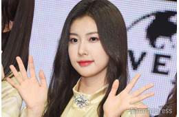 「キンパとおにぎり」で話題・IZ*ONE出身カン・ヘウォン、大人の魅力溢れるノースリーブ姿に「女優オーラがすごい」「天使かと思った」と反響