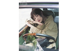 山下美月、大人な黒オフショル纏う「CanCam」“きれいめお姉さん”特集号表紙に登場