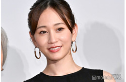 前田敦子、大人の色気漂うオフショル姿公開「思わず二度見」「見惚れた」と反響