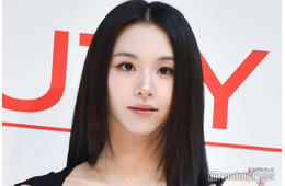 TWICEチェヨン、美スタイル際立つ衣装ショットに熱視線「芸術作品のよう」「圧倒的な美しさ」